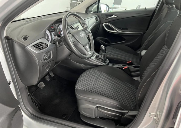 Opel Astra cena 38700 przebieg: 200000, rok produkcji 2017 z Kępno małe 631